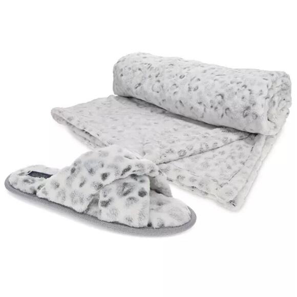 RACHEL Rachel Roy Women's Gift Set X-Band Plush Slipper and Cheetah Blanket Sz.M - Picture 1 of 9